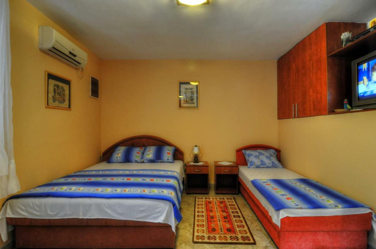 Apartments Banicevic Tivat Buitenkant foto