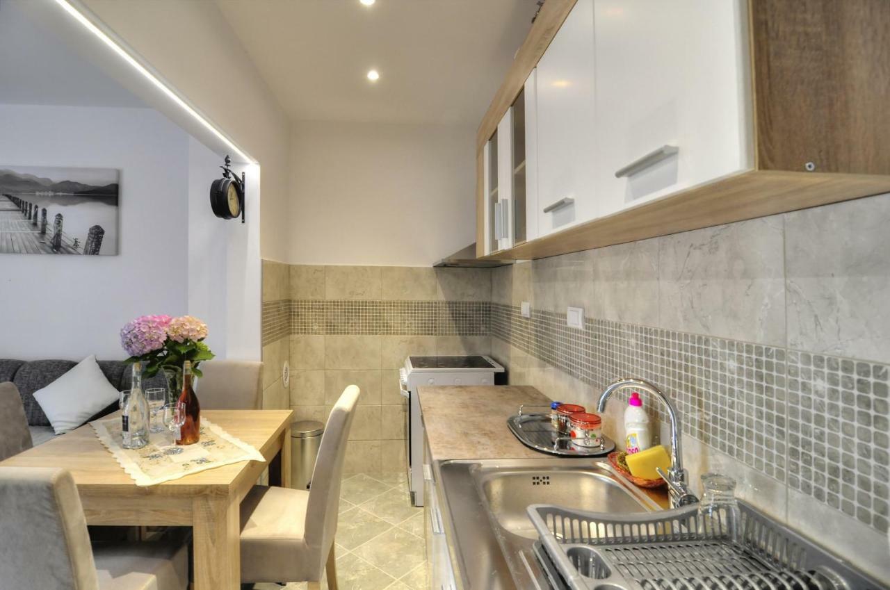 Apartments Banicevic Tivat Buitenkant foto